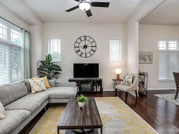 3rd image of 3926 Aretha Ave #93
