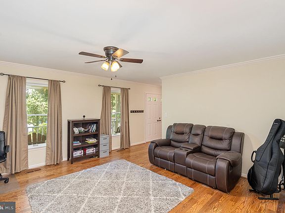 4th image of 1031 Harbour Dr