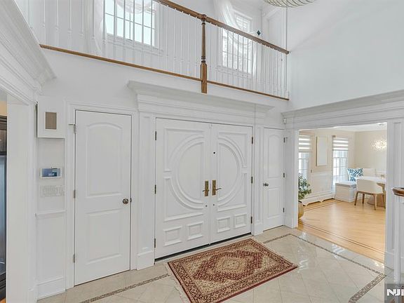 2nd image of 1 Seton Ln