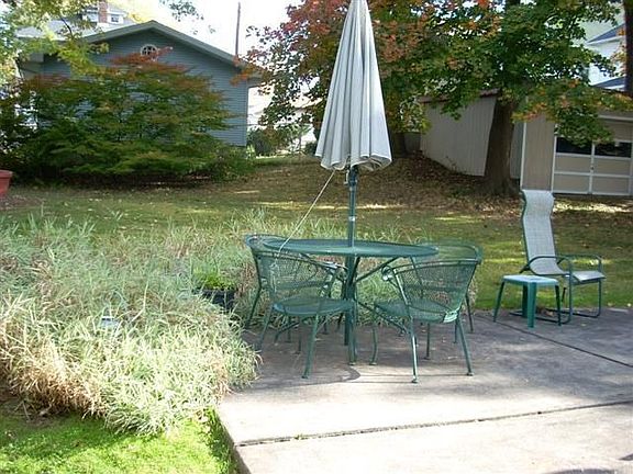 Outdoor Patio/Private Yard
