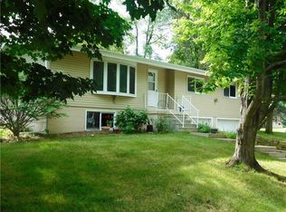 1816 Spring St, Grinnell, IA 50112