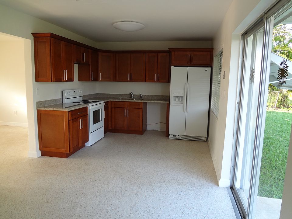 2nd image of 3900 SW 124th Ct