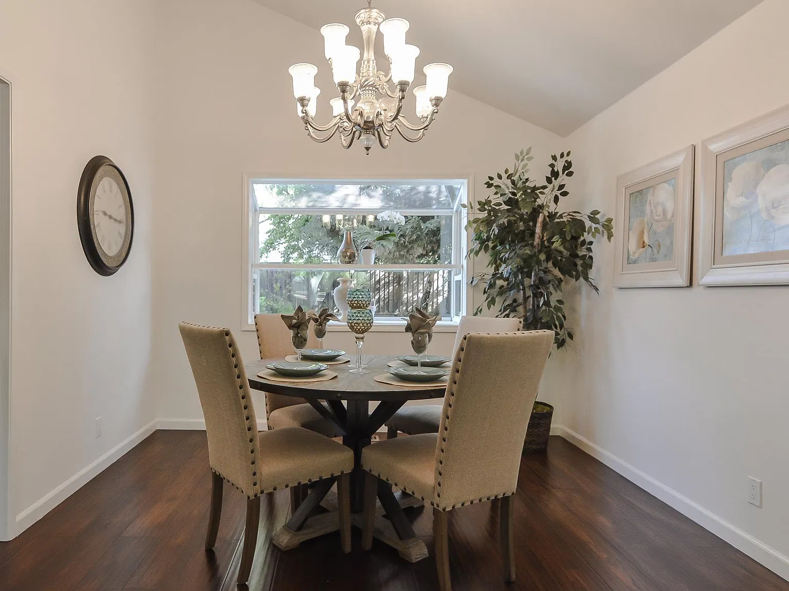 4 bed, 1978 sqft, $4,800 — Photo 4