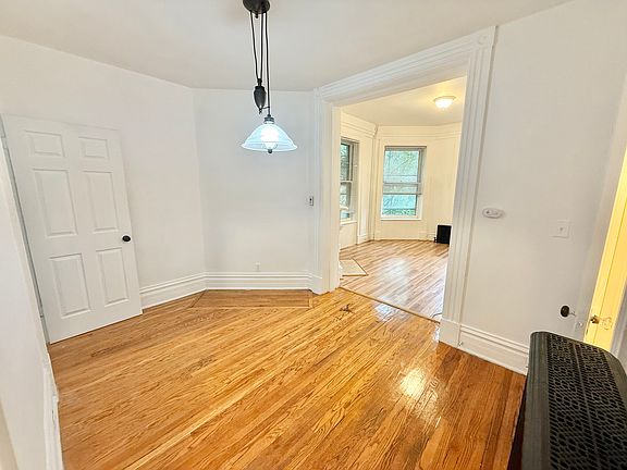 3rd image of 143 2nd Ave APT 1F