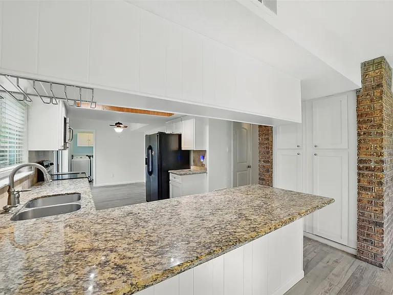 19 Still Glen Ct — Photo 8