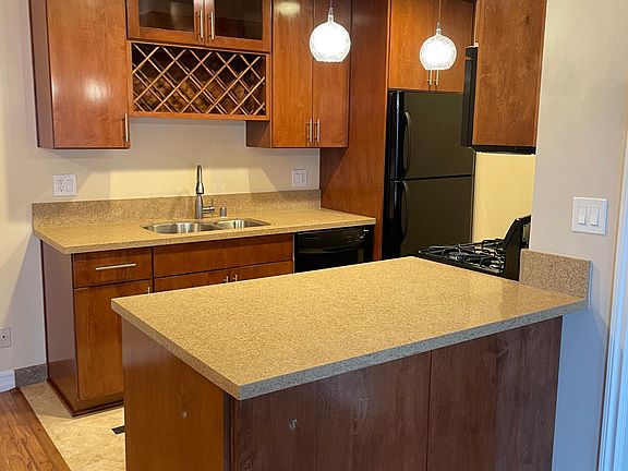3rd image of 1800 Camden Ave APT 105