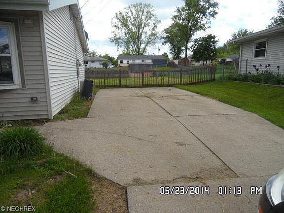 2nd image of 320 Highland Dr