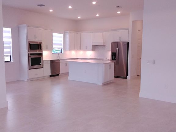 3rd image of 4123 Traditions Dr