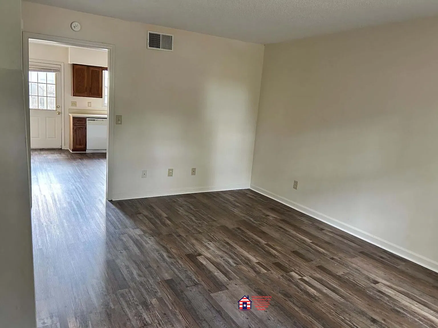 2 bed, 1.5 bath, 1000 sqft, $850 — Photo 3