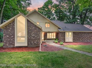 1976 Thistlewood Rd, Okemos, MI 48864