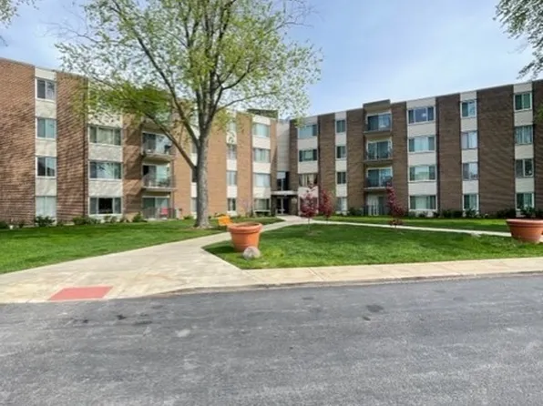 140 W Wood St Unit 213, Palatine, IL 60067