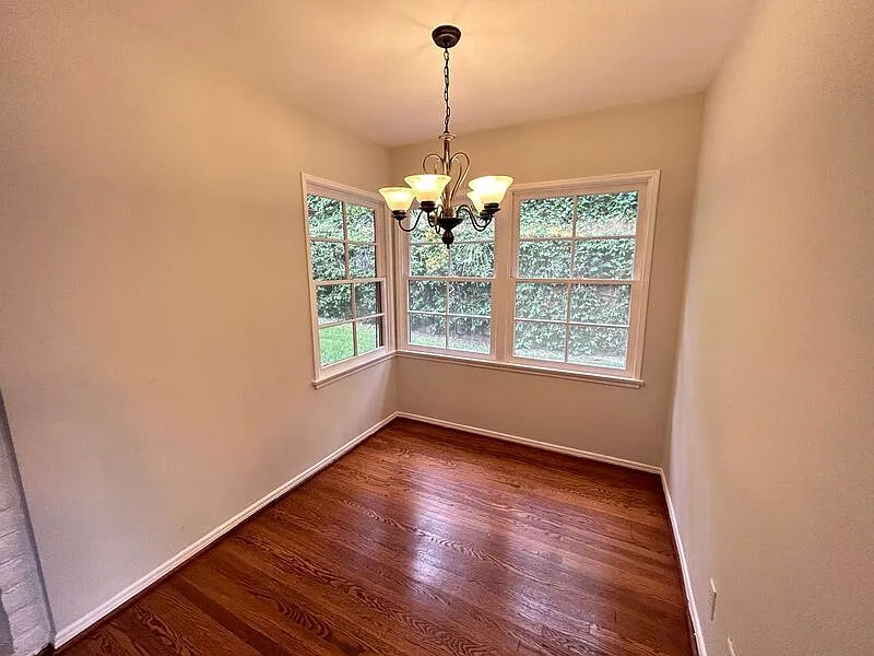 3 bed, 2.0 bath, 1340 sqft, $5,950 — Photo 4