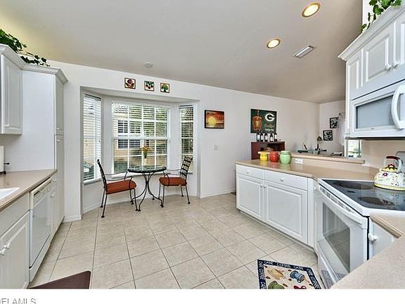 5th image of 20151 Seagrove St Unit 208