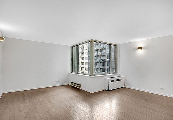 3rd image of 2373 Broadway APT 709