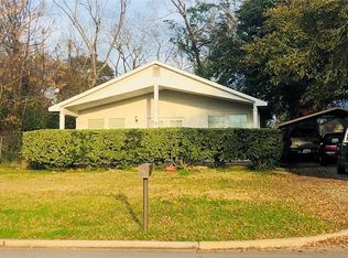 404 Campbell St, Willis, TX 77378