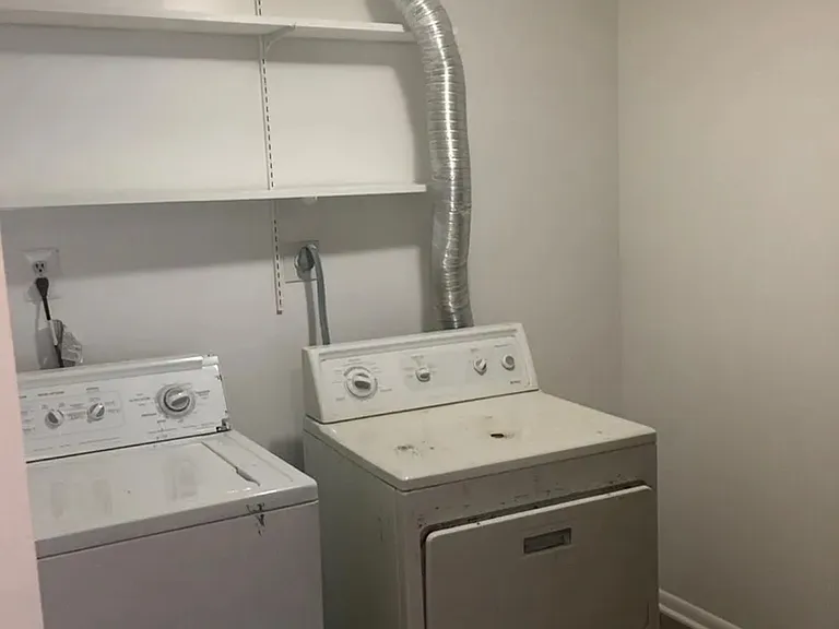 1734 Dutch Village Dr — Photo 2