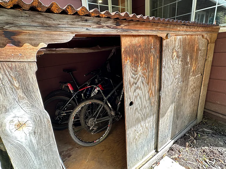 Outdoor shed approximately 5X9