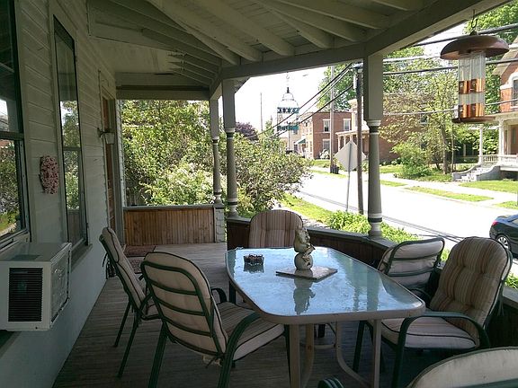 4th image of 158 Washington St