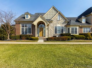 1635 W Lakeview Ln, Canton, MI 48187