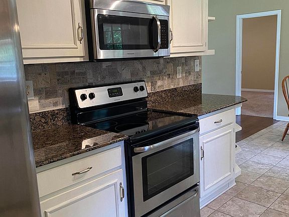 4th image of 1809 Woodville Ln