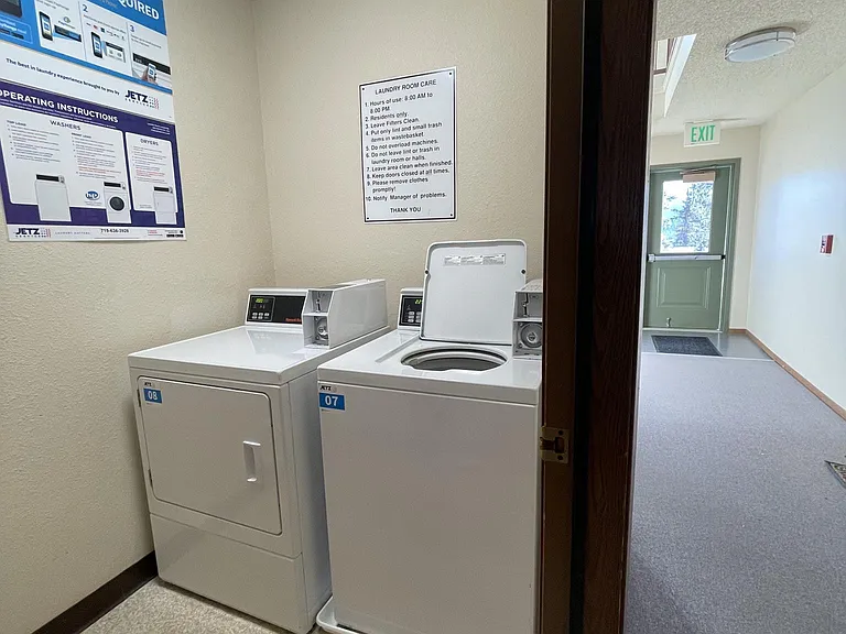 Building laundry (coin-op)