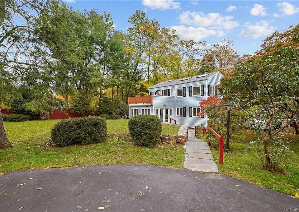 1st image of 33 Hollis Ln