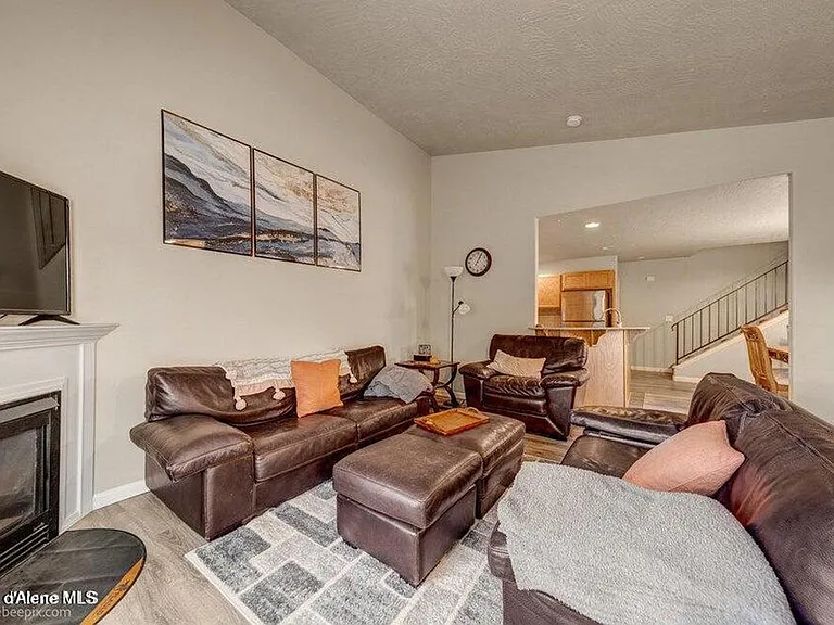 931 N Goldenrod Ct — Photo 6