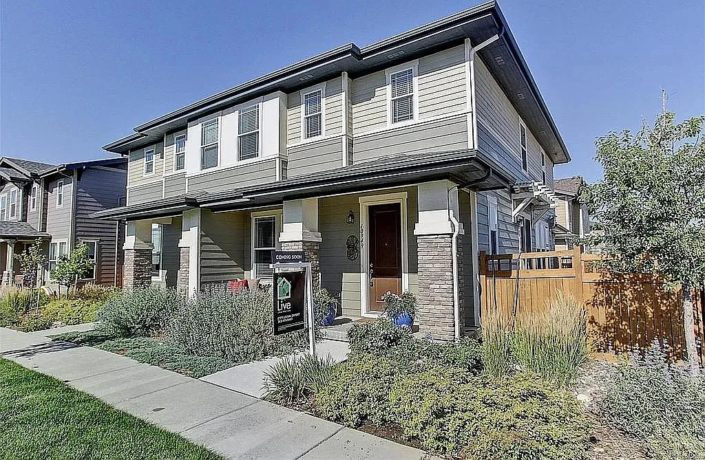 4 bed, 3.5 bath, 2429 sqft, $3,900 — Photo 1
