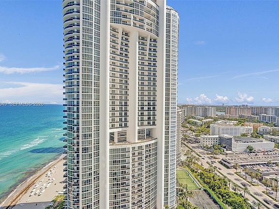 3rd image of 18201 Collins Ave APT 3707