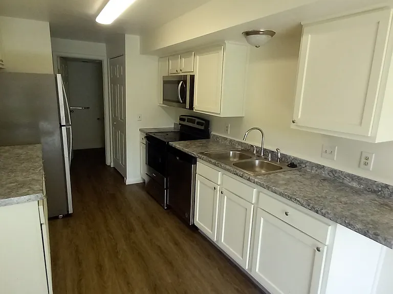 24998 Cooper Ave — Photo 3