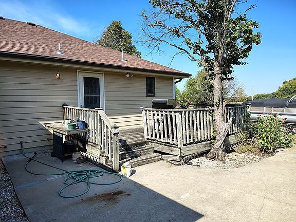 3rd image of 28460 Rezac Rd