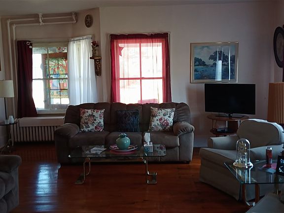 3rd image of 801 Crystal Ave