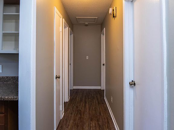 4th image of 1811 S Orchard Knob Ave