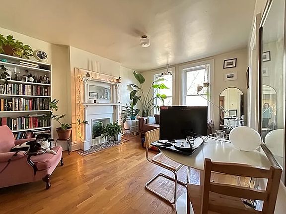 2nd image of 272 Albany Ave APT 2F