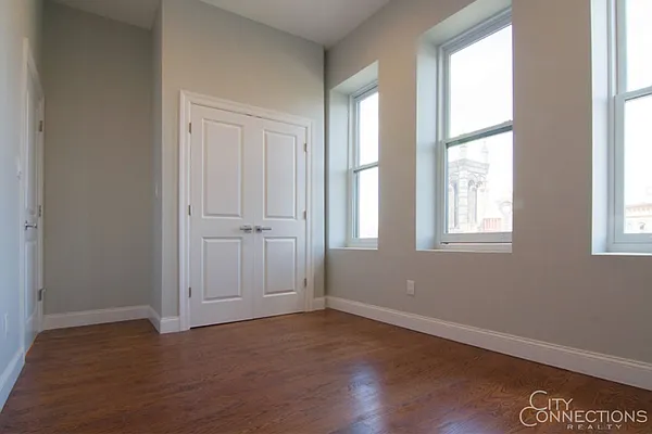 Rented by City Connections Realty | media 4