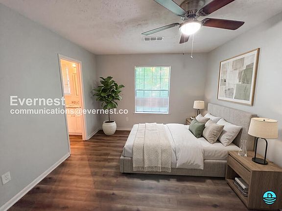 4th image of 7800 Park Ln