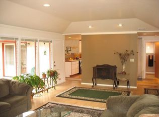 8446 SE 39th St, Mercer Island, WA 98040