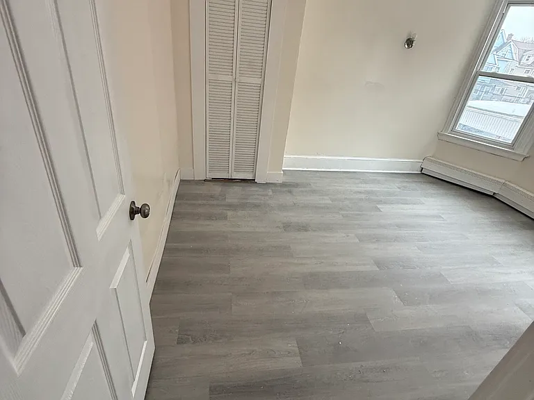25-27 Irving St #2 — Photo 7