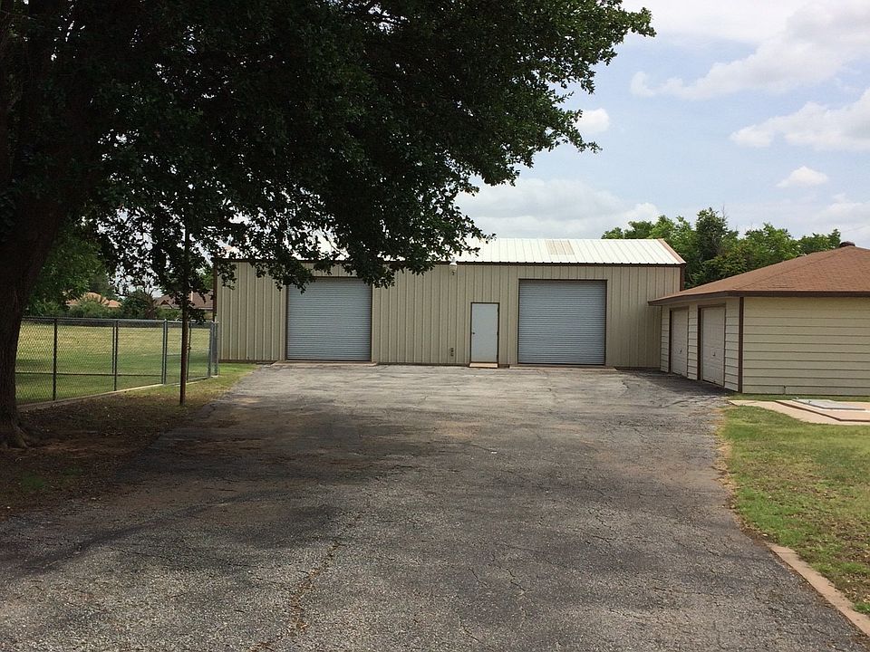 2nd image of 5725 Meadow Dr