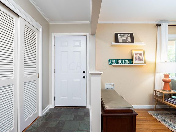 2nd image of 2885 Pickwick Dr