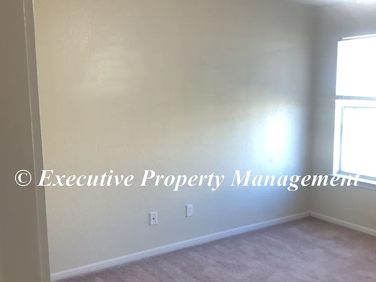 208 Janelle Dr — Photo 13