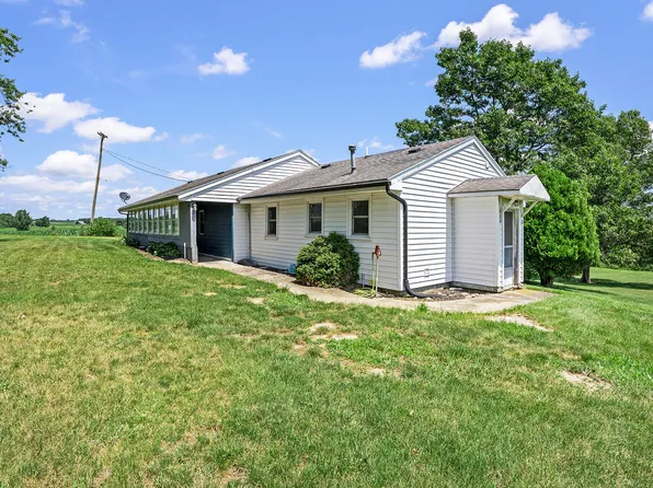 8937 Day Rd, Pittsford, MI 49271