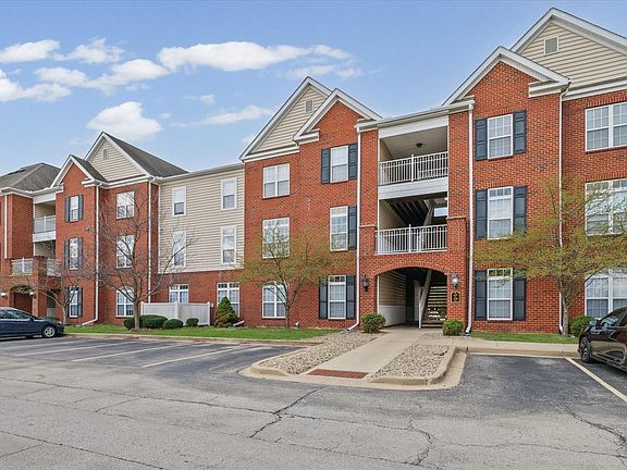 3rd image of 1901 N Lincoln Ave APT 105