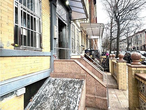 2nd image of 527 49th St