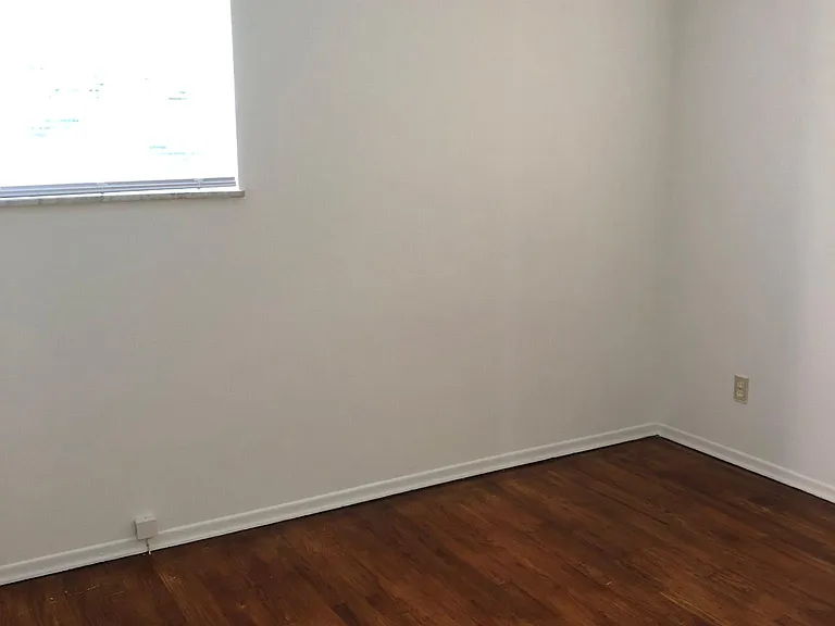 1004 Taman Ct — Photo 2