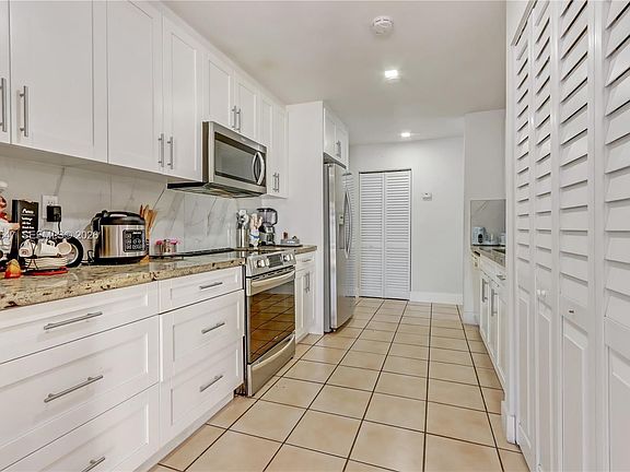 5th image of 10125 SW 139th Pl