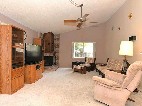 3rd image of 1622 Hastings Ct