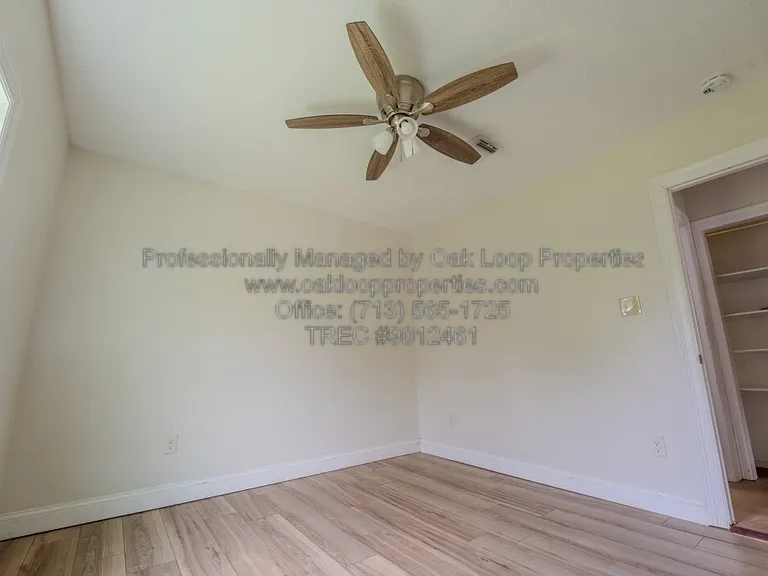 220 Armstrong St — Photo 11