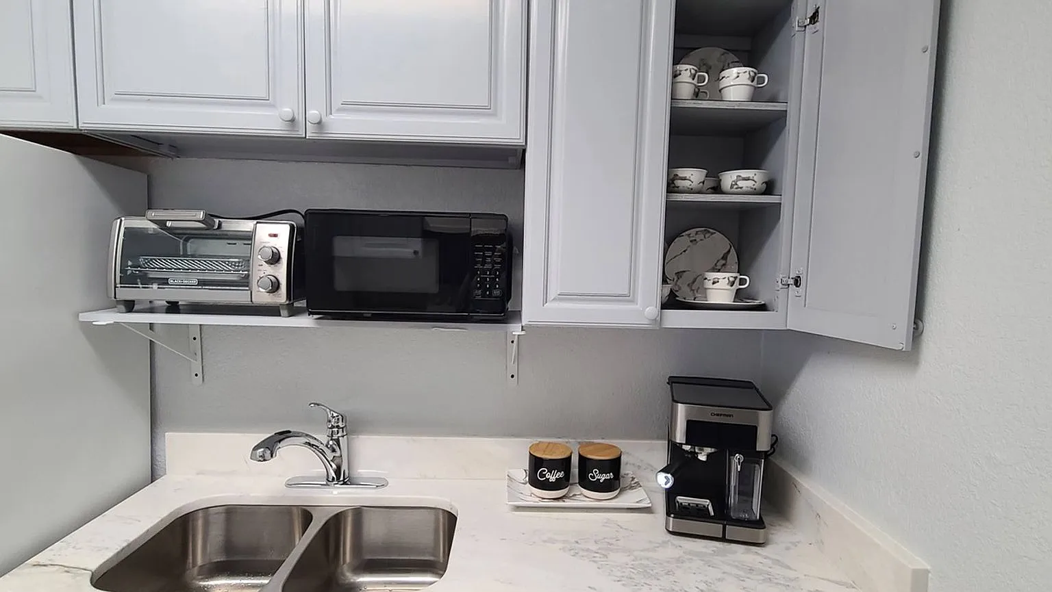Charming 1BR Condo in Tampa — Photo 1