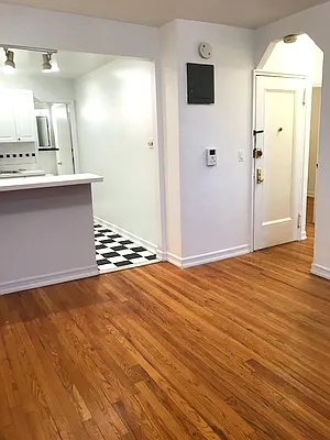 Rented by CitySites Real Estate Group | media 3